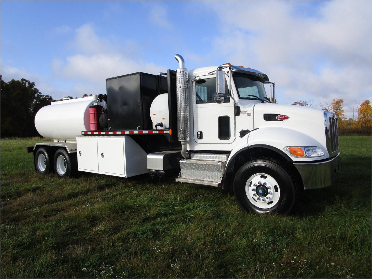 Peterbilt Fuel Trucks / Lube Trucks For Sale 271 Used Trucks From 8,500
